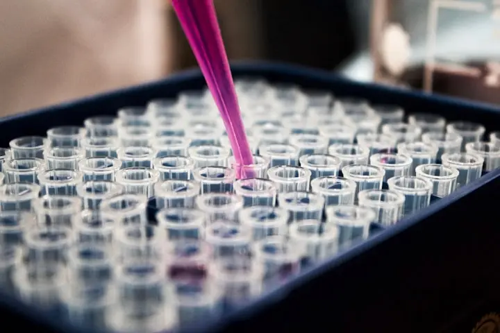 Laboratorio de síntesis peptídica